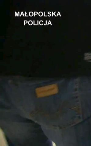 Krakowscy policjanci rozbili grupę pseudokibiców wyłudzających kredyty