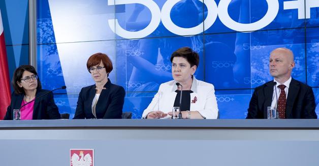 Premier Beata Szydło: Program 500+ zmienia życie Polaków